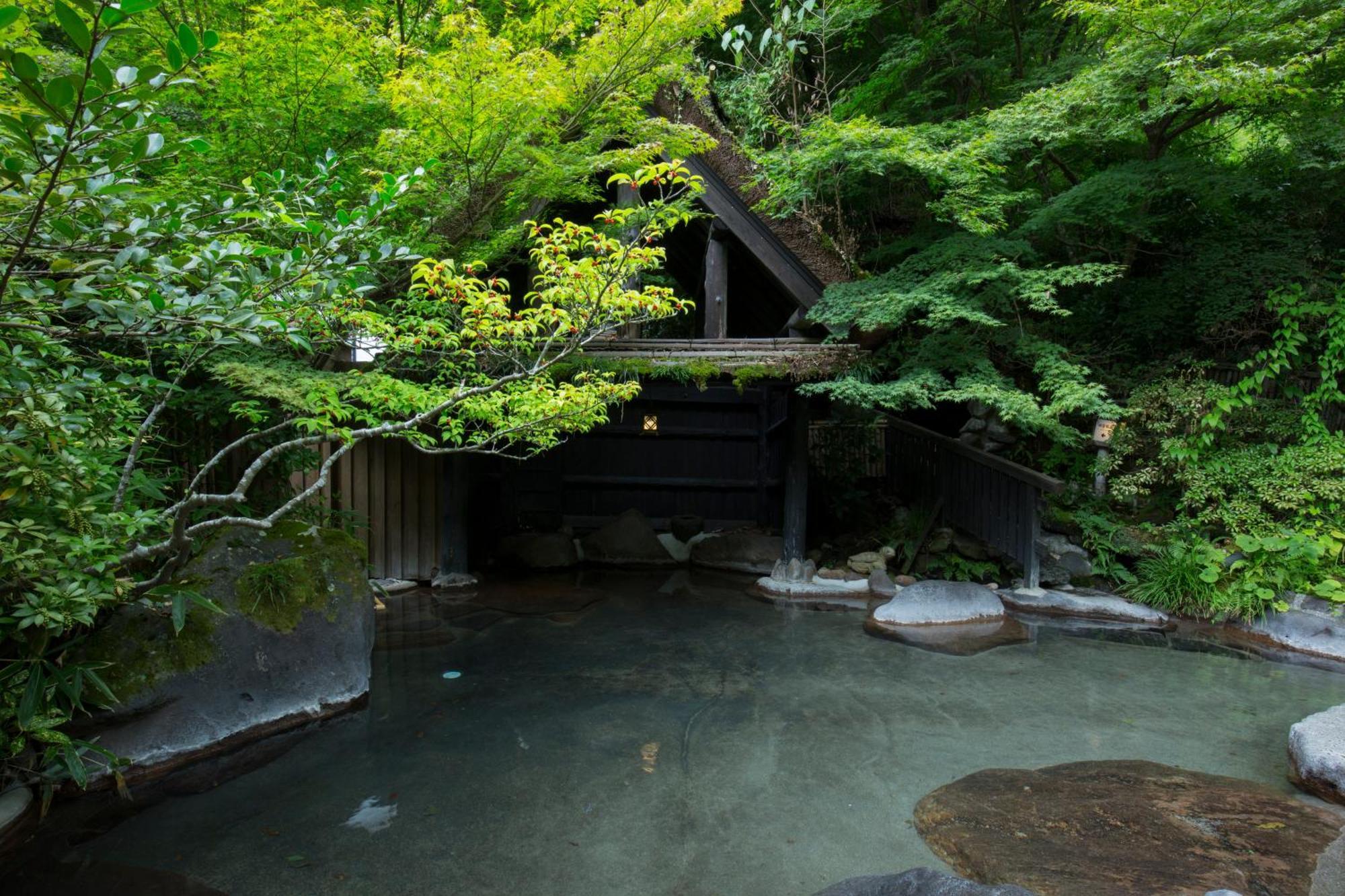 Kurokawa Onsen Oku No Yu Hotel Minamioguni Exterior foto