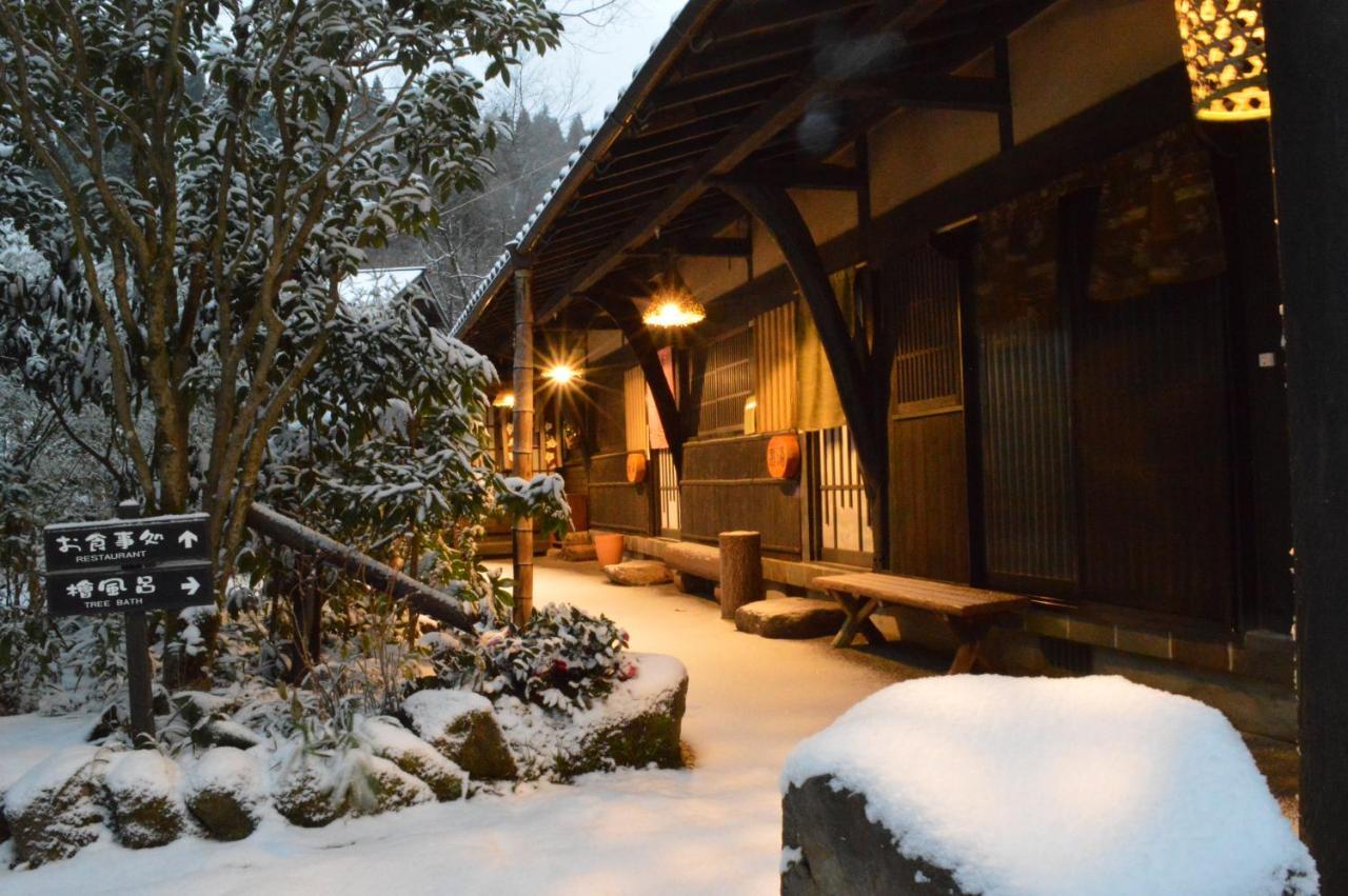 Kurokawa Onsen Oku No Yu Hotel Minamioguni Exterior foto