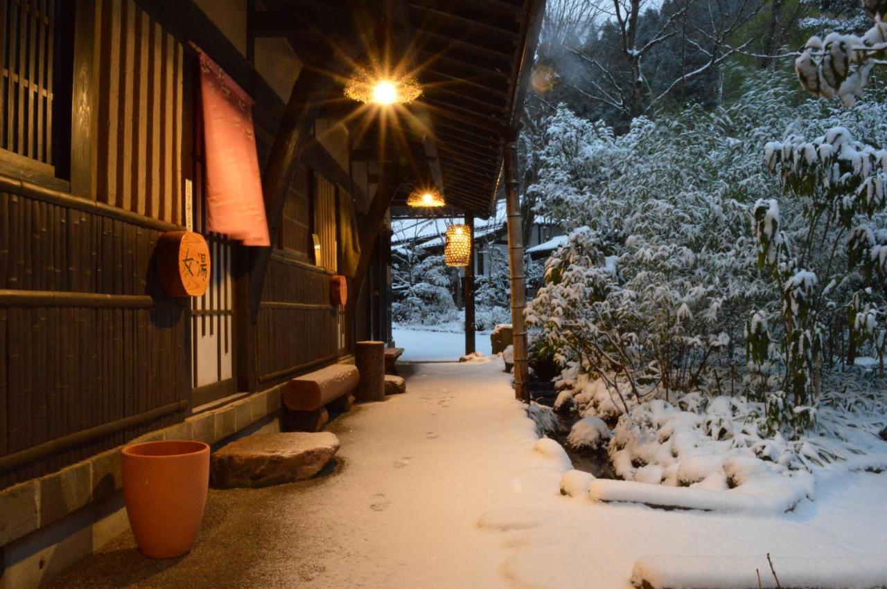 Kurokawa Onsen Oku No Yu Hotel Minamioguni Exterior foto