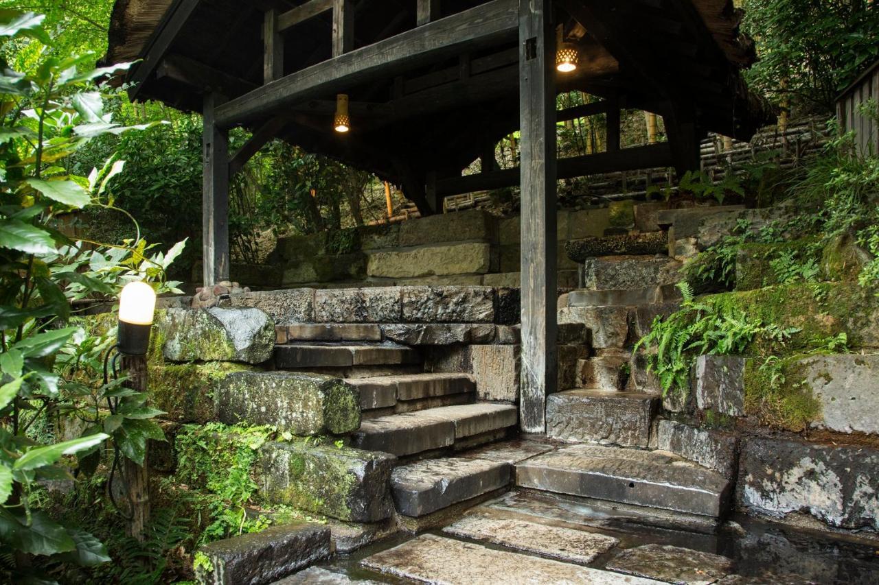 Kurokawa Onsen Oku No Yu Hotel Minamioguni Exterior foto